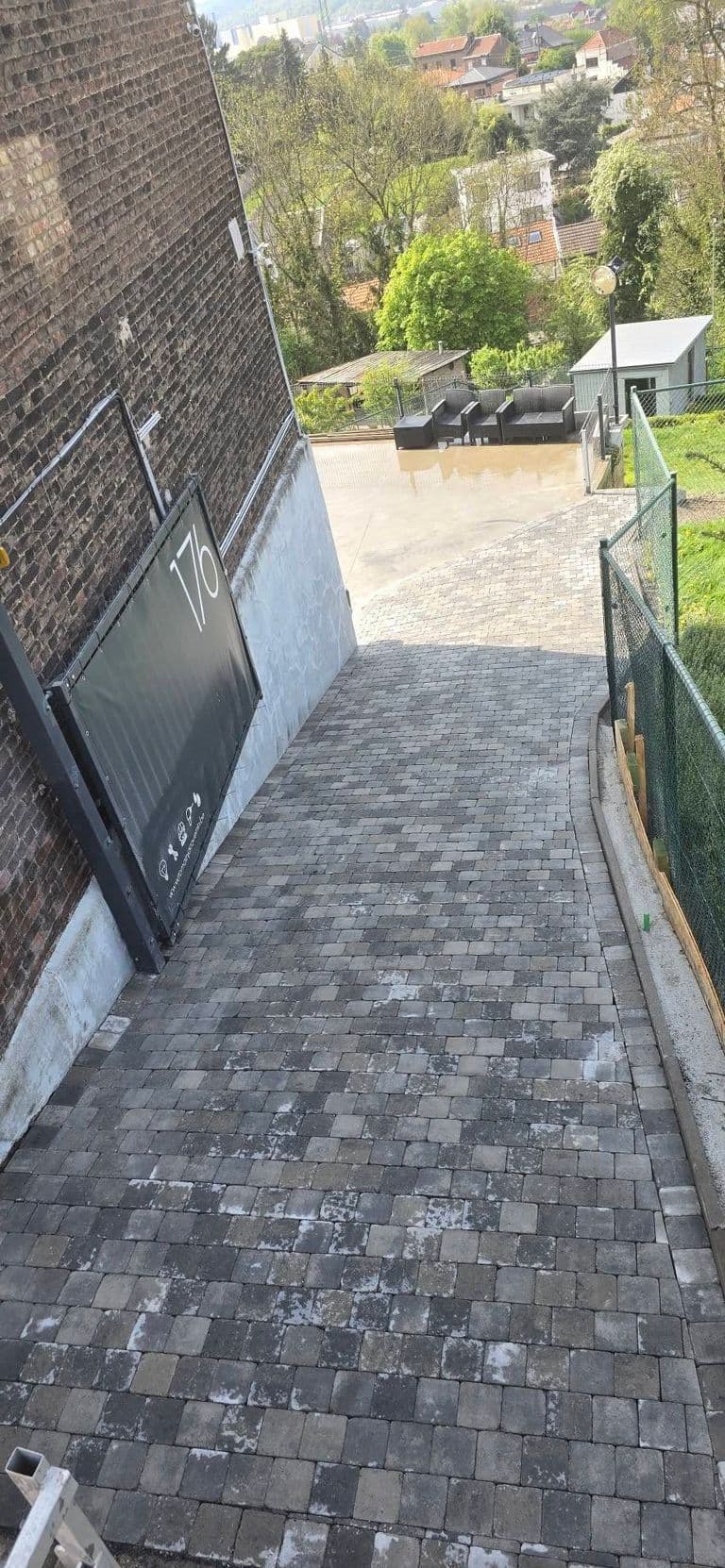 Allée de garage et escalier en klinkers — fin de chantier (10)