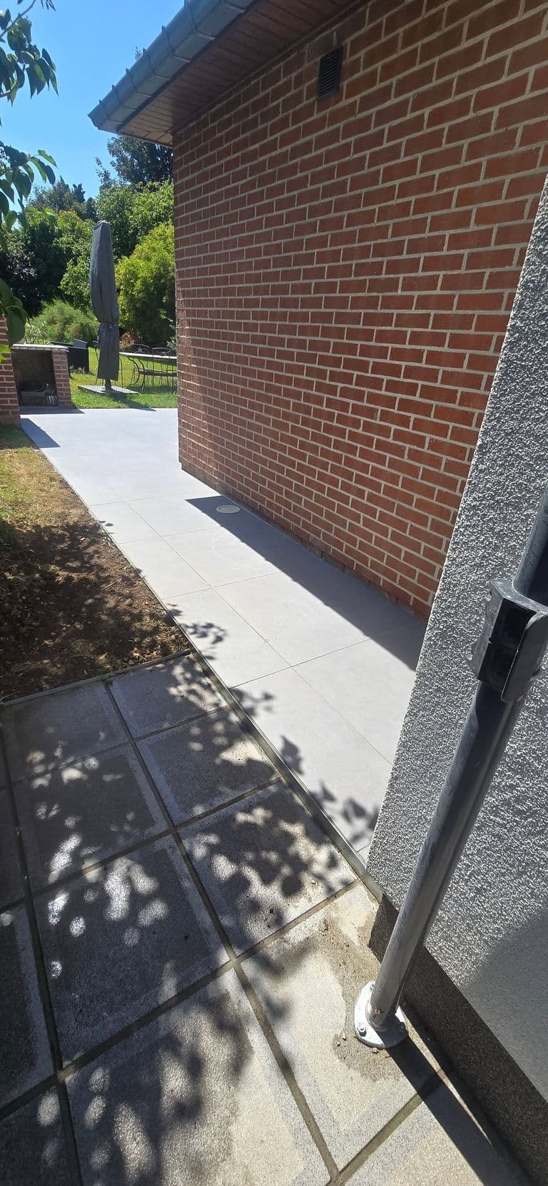 Terrasse en dalles 80 × 80 — fin de chantier (15)