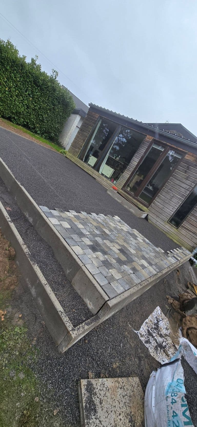 Terrasse en klinkers à Theux — fin de chantier (2)