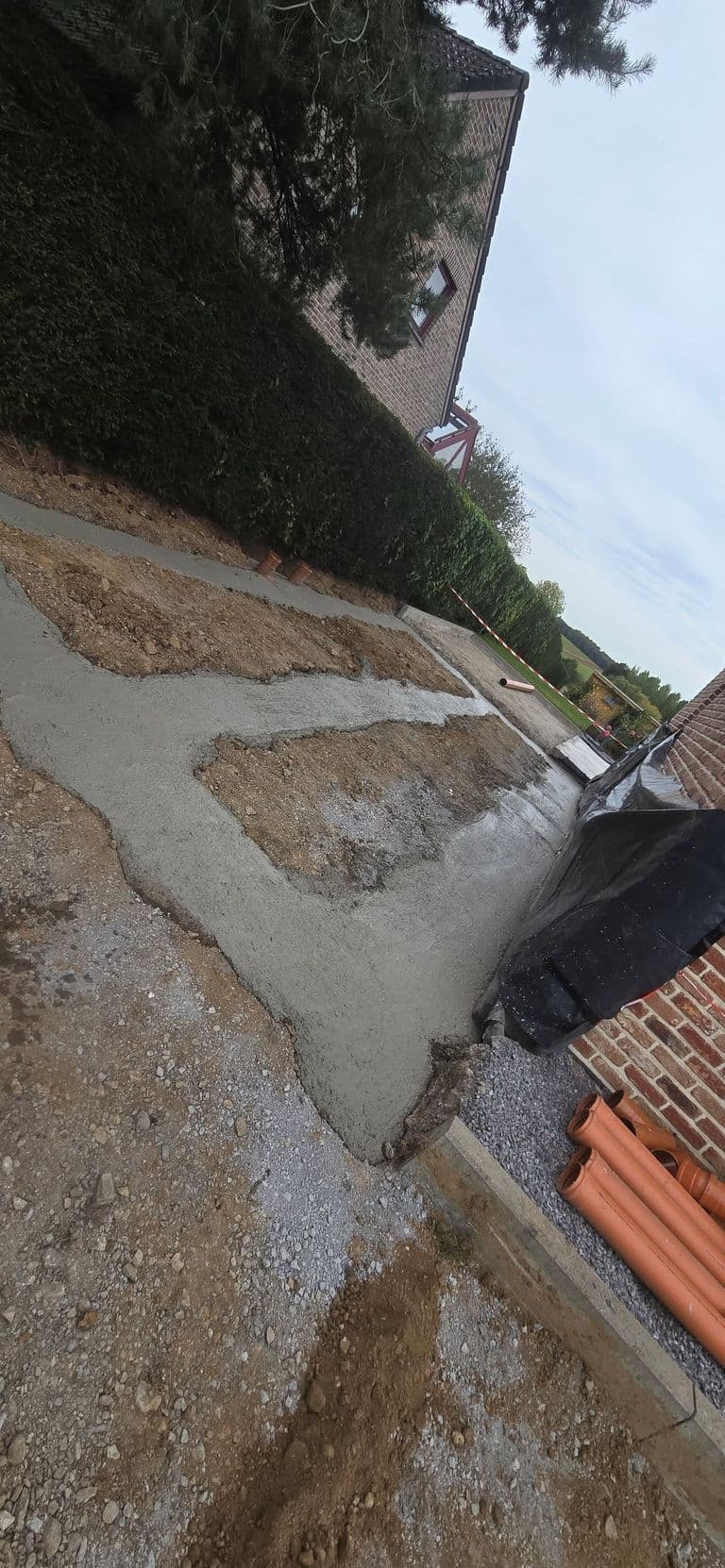 Semelle d'annexe, parking et palissade — fin de chantier (12)