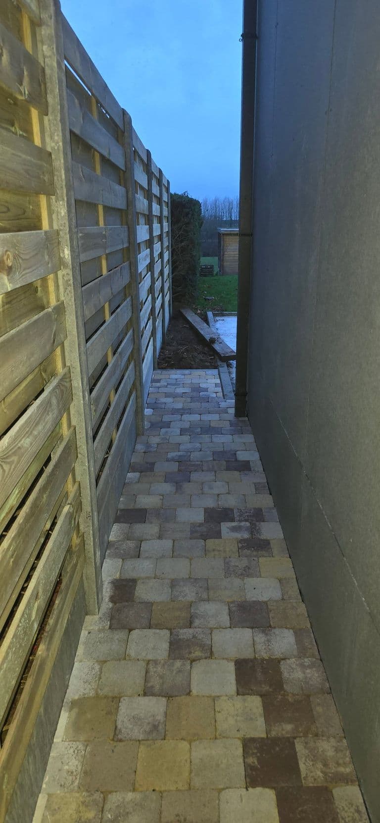 Semelle d'annexe, parking et palissade — fin de chantier (18)