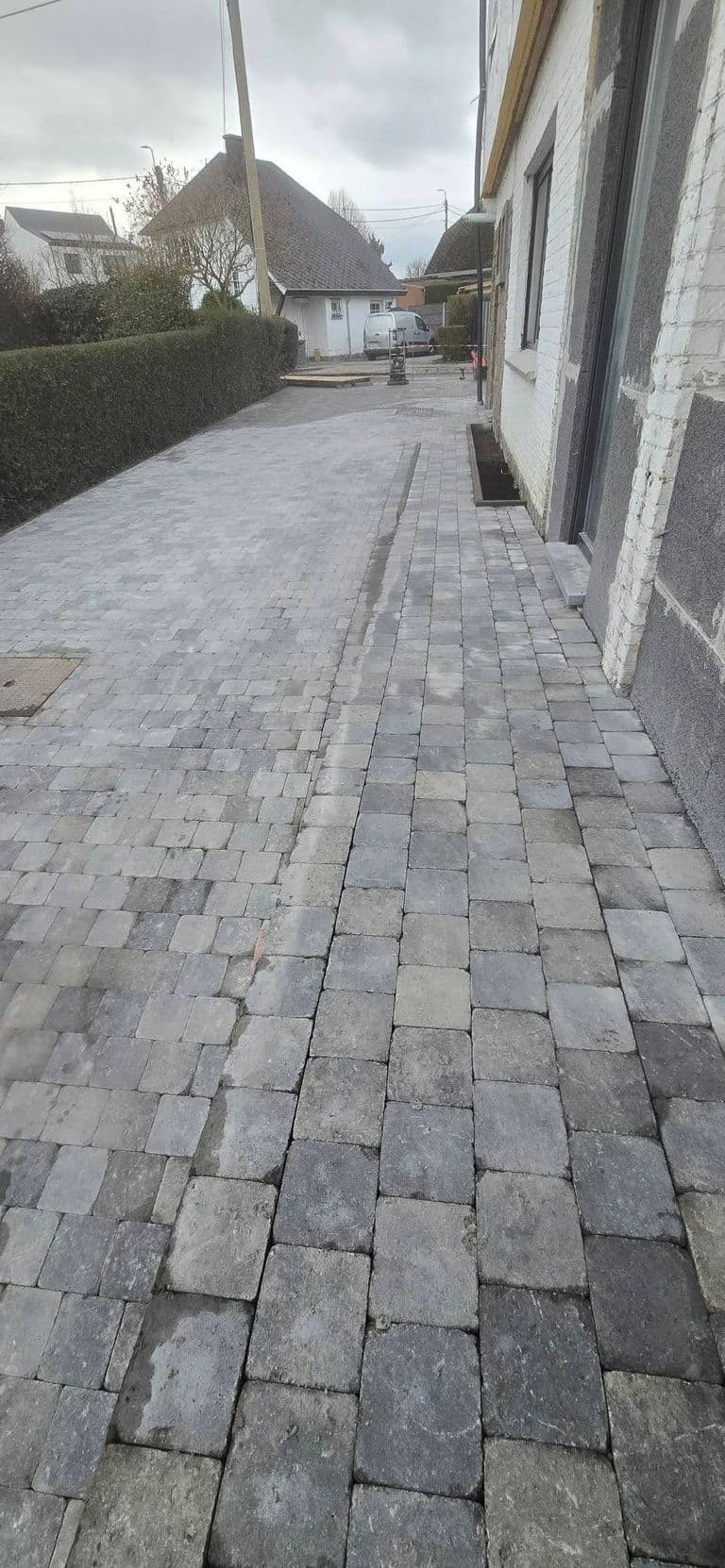 Aménagement complet : parking et jardin — fin de chantier (12)