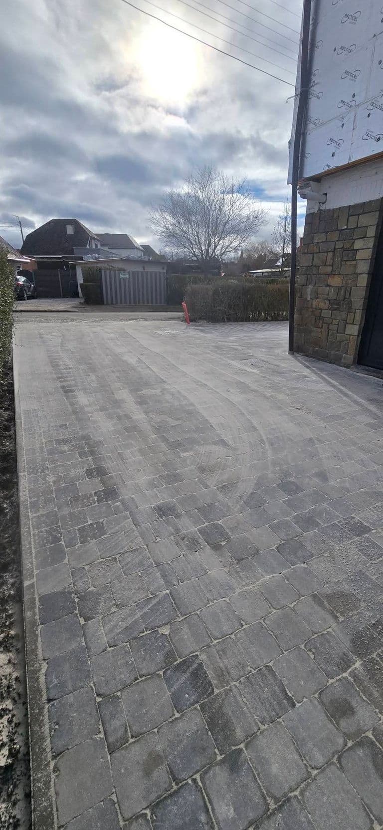 Aménagement complet : parking et jardin — fin de chantier (15)