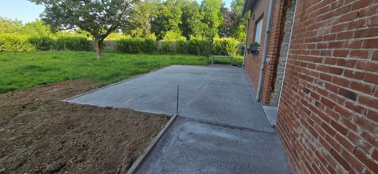 Terrasse en pierre naturelle — fin de chantier (3)
